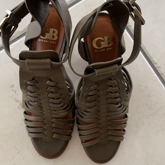 Gianni Bini Caged Heel Heart Braker Olive Green 8 - Picture 10 of 11